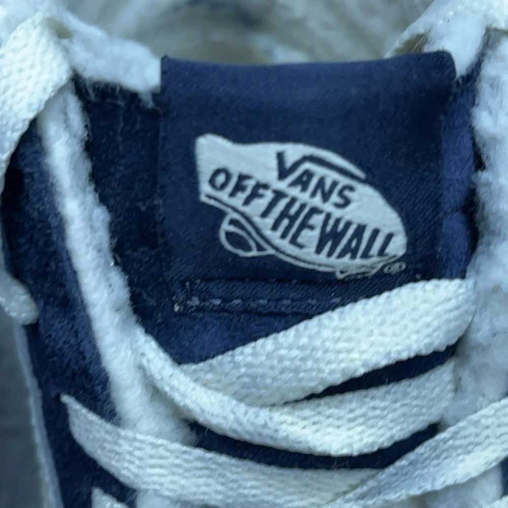 Vans Sk8-Hi Suede High Top Sneakers Womens 7 Sherpa Lined Black Skateboard Skate